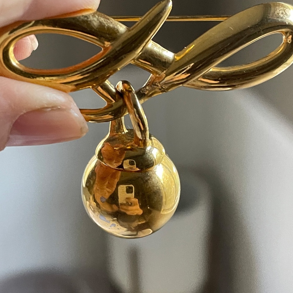 Bow Ribbon Brooch Pin Gold Tone Antique Vintage Dangling Ball. 2.25"